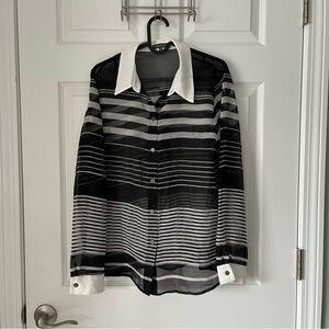 EUC Women's Vince Camuto Sheer Long Sleeve Collared Top size Medium